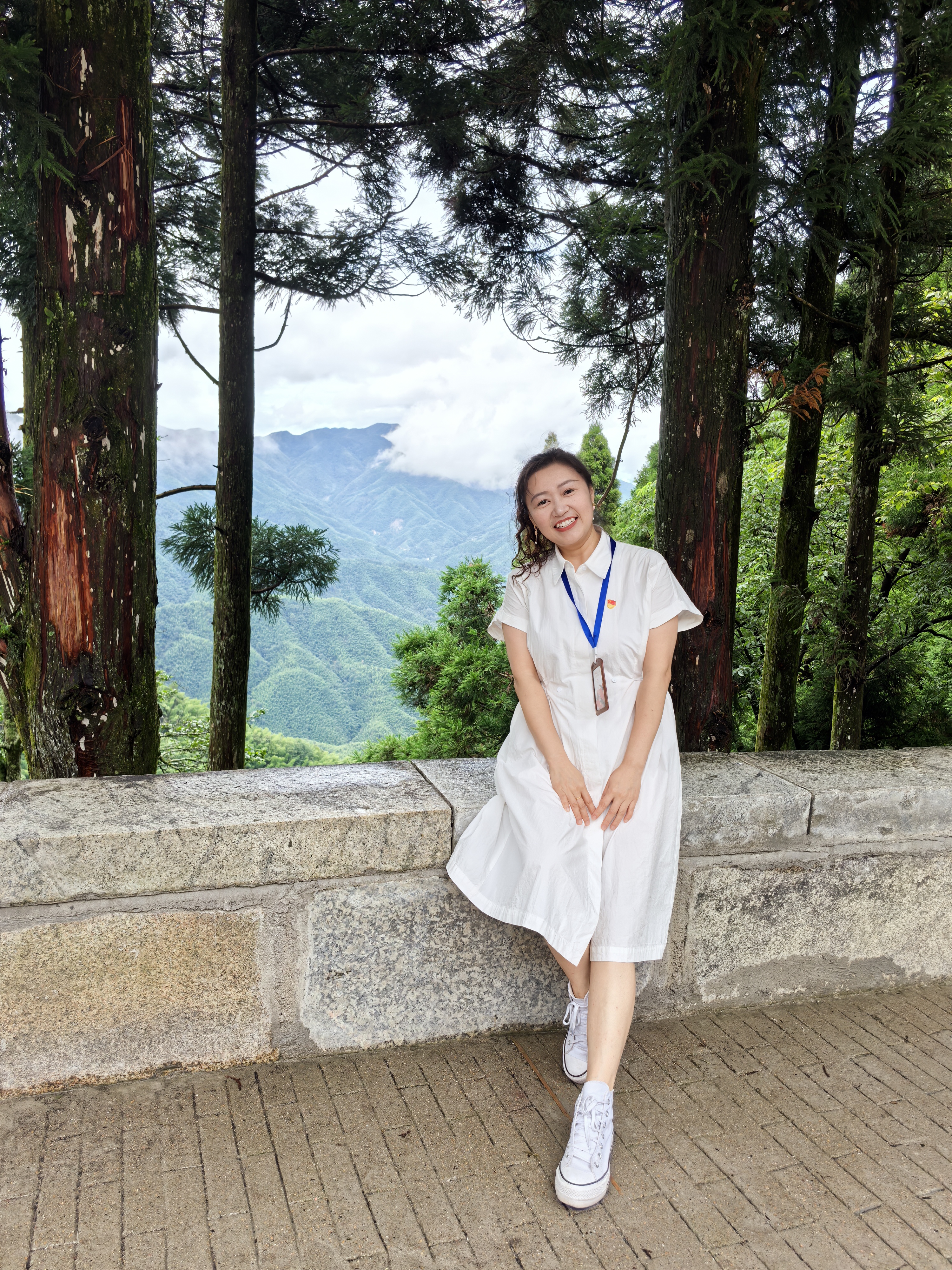 数字商务学院团委副书记兼学生管理科副科长 张欣瑞