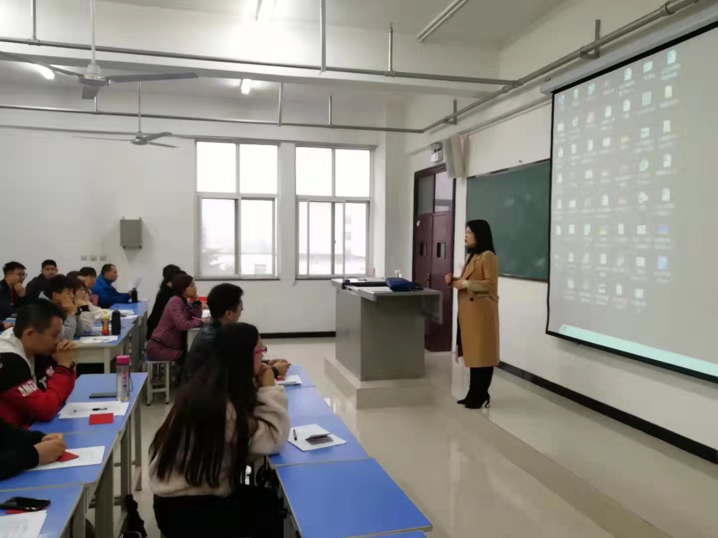 专业入学教育现场